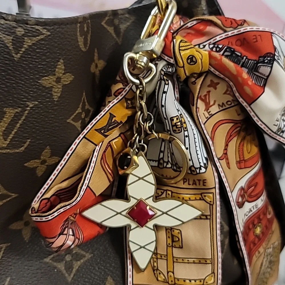 🌺Louis Vuitton Malletage Flower Key Holder and Bag Charm🌺
